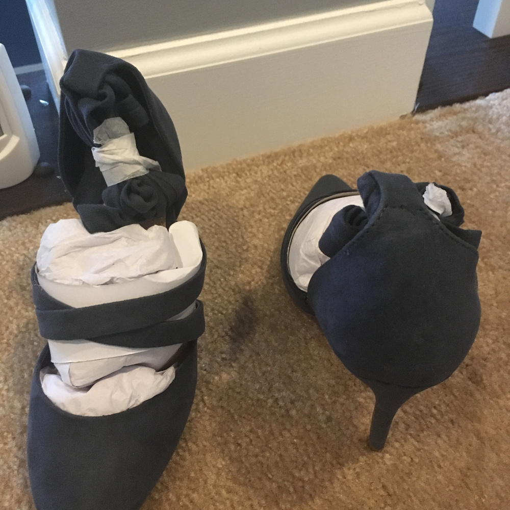 Pumps - Picture 6 of 6